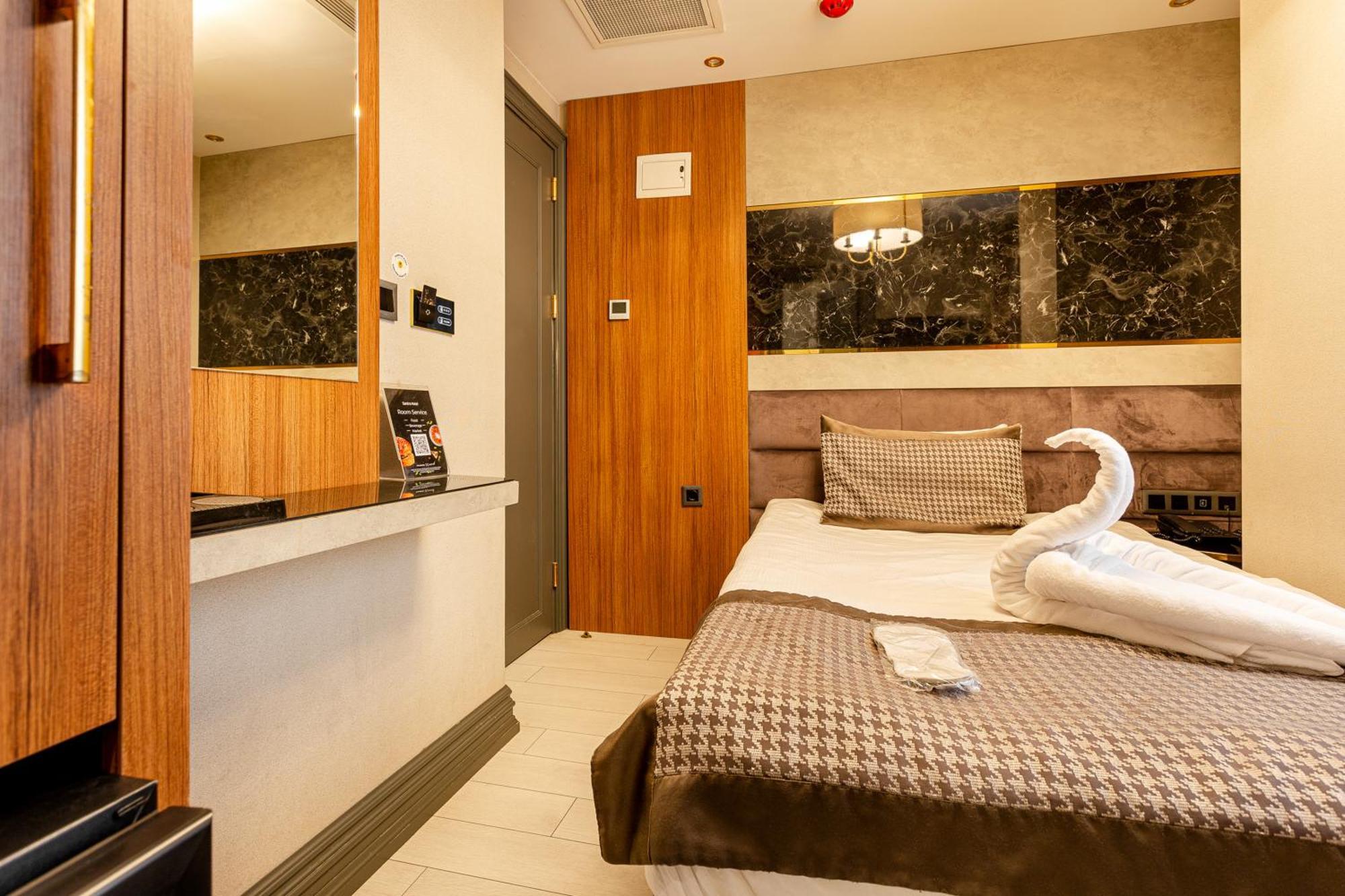 Hotel Santra